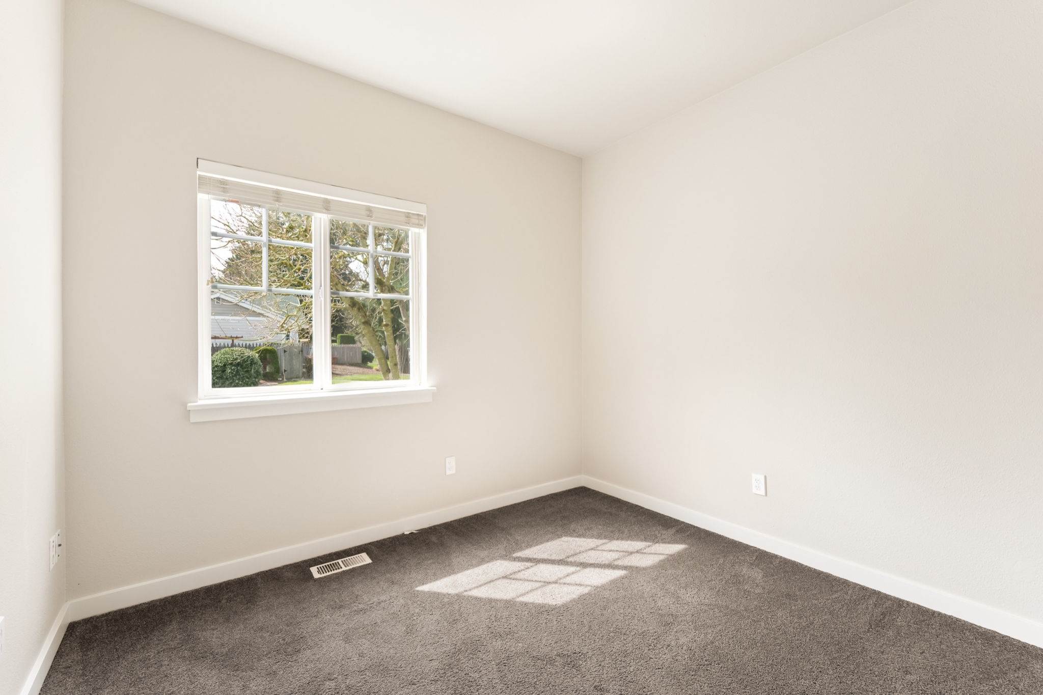 1547 Palisade Boulevard, Dupont, WA 98327