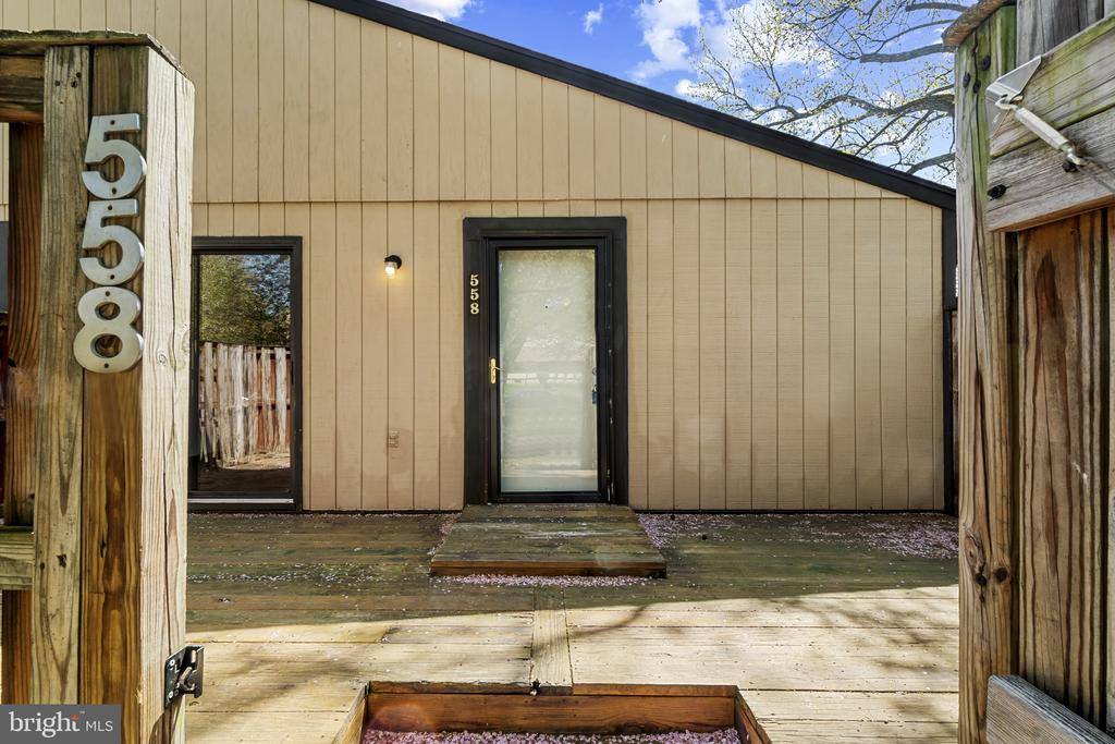 558 West Court, Glen Burnie, MD 21061