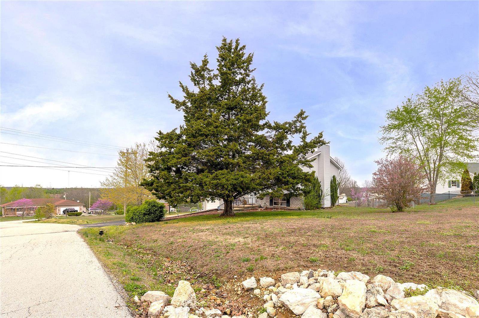 19985 Simmons Road, Waynesville, MO 65583