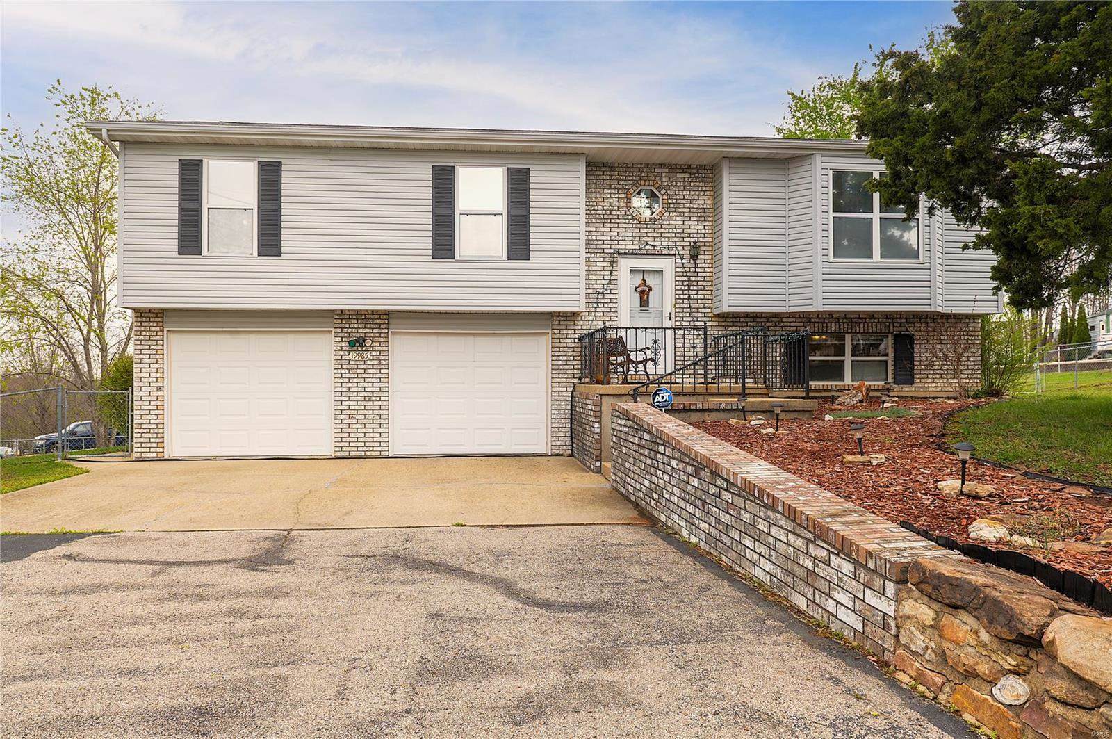 19985 Simmons Road, Waynesville, MO 65583