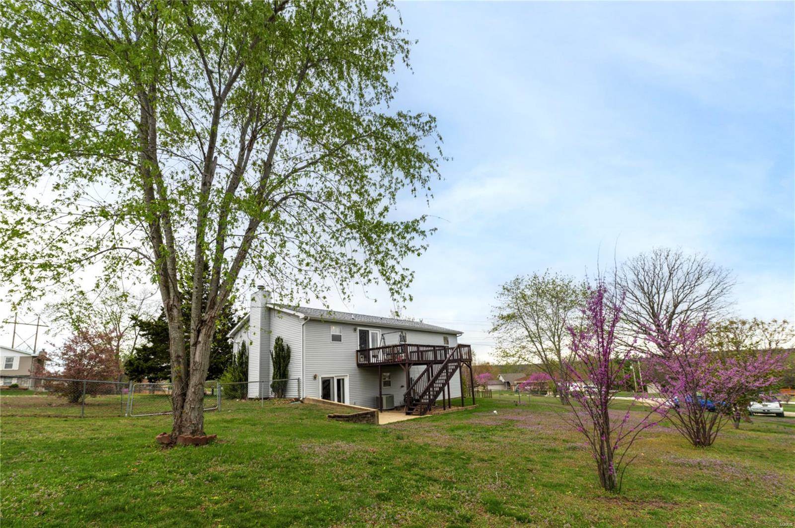 19985 Simmons Road, Waynesville, MO 65583