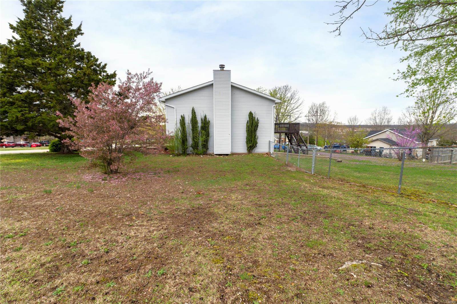 19985 Simmons Road, Waynesville, MO 65583