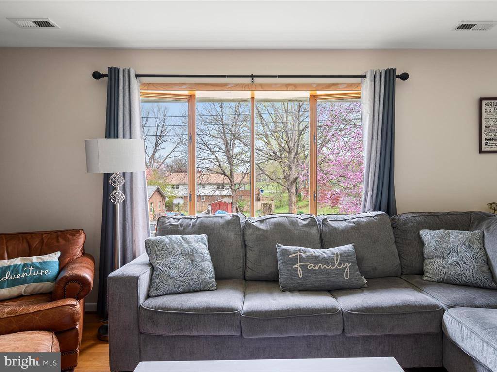 502 Viscose Avenue, Front Royal, VA 22630