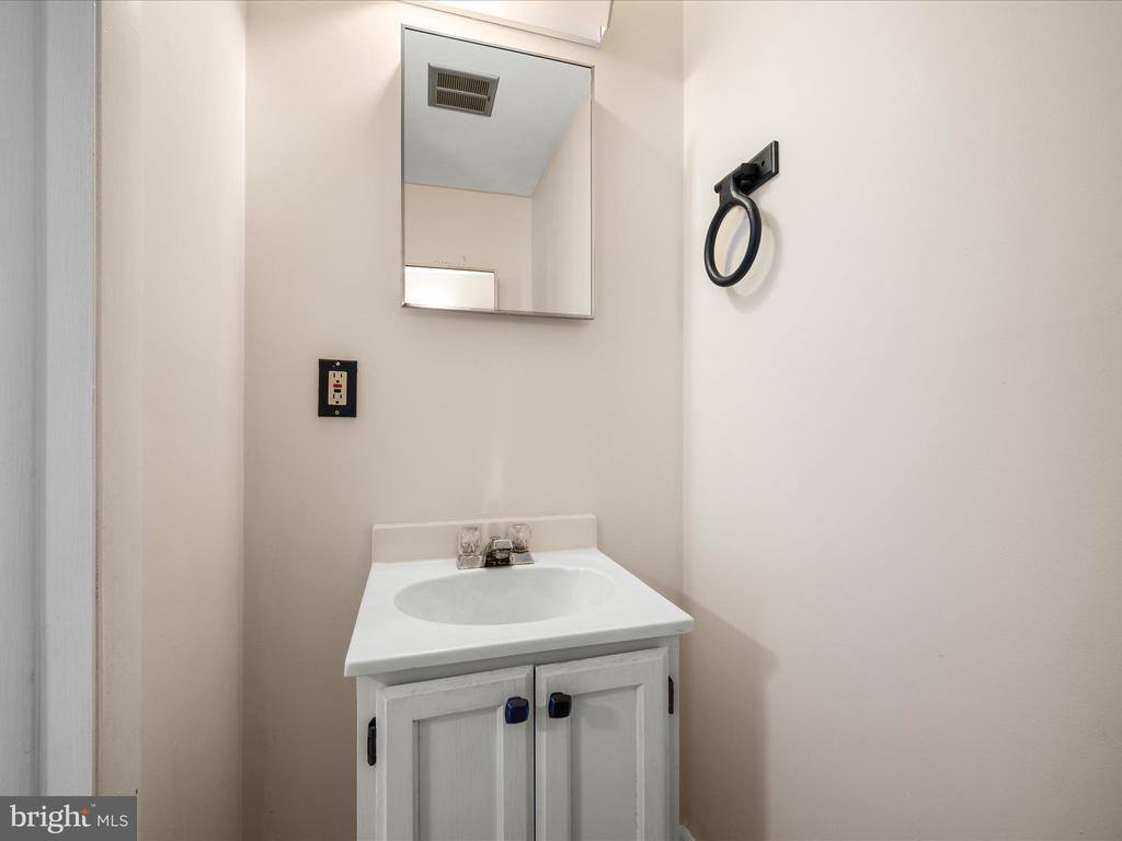 502 Viscose Avenue, Front Royal, VA 22630