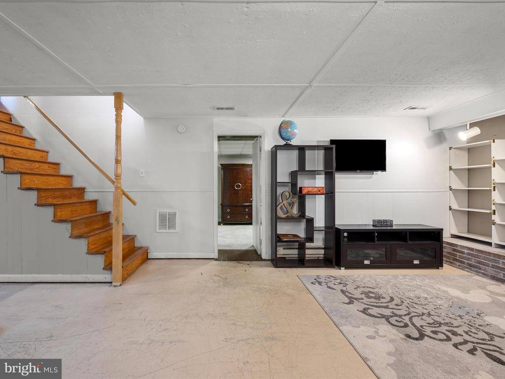 502 Viscose Avenue, Front Royal, VA 22630