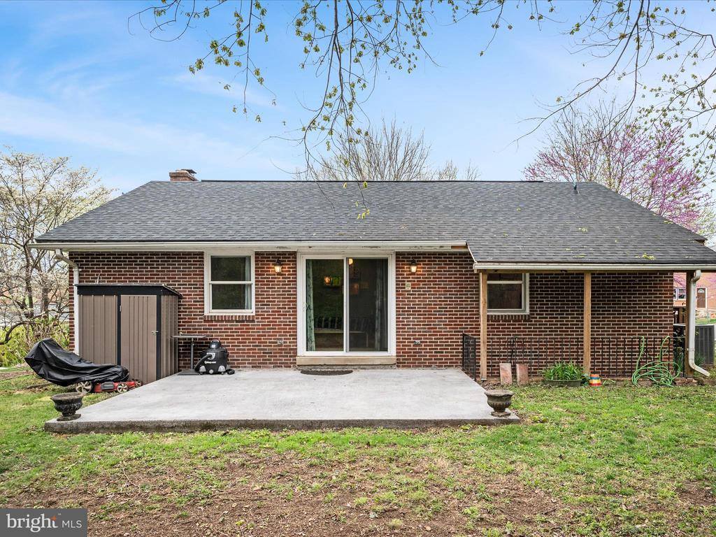 502 Viscose Avenue, Front Royal, VA 22630