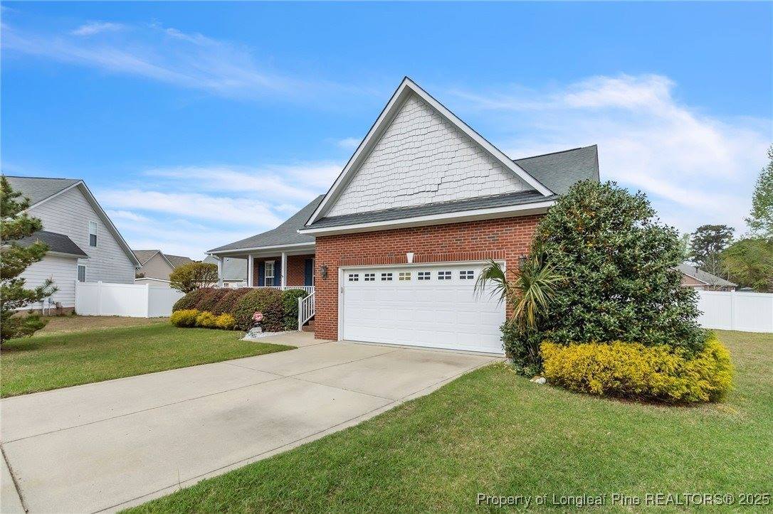 183 Harlon Court, Raeford, NC 28376