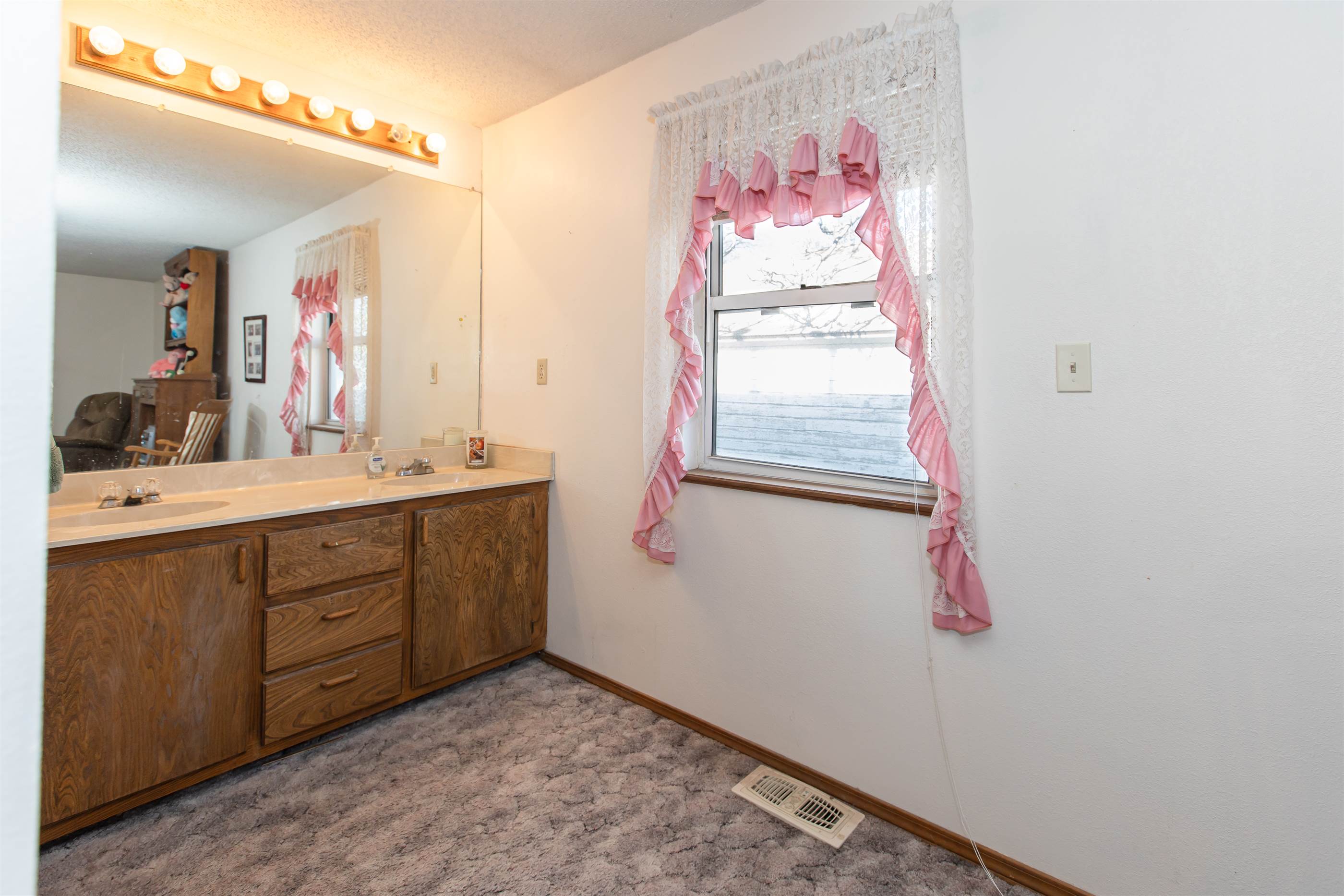 248 Thayer Street, Elkhart, KS 67950