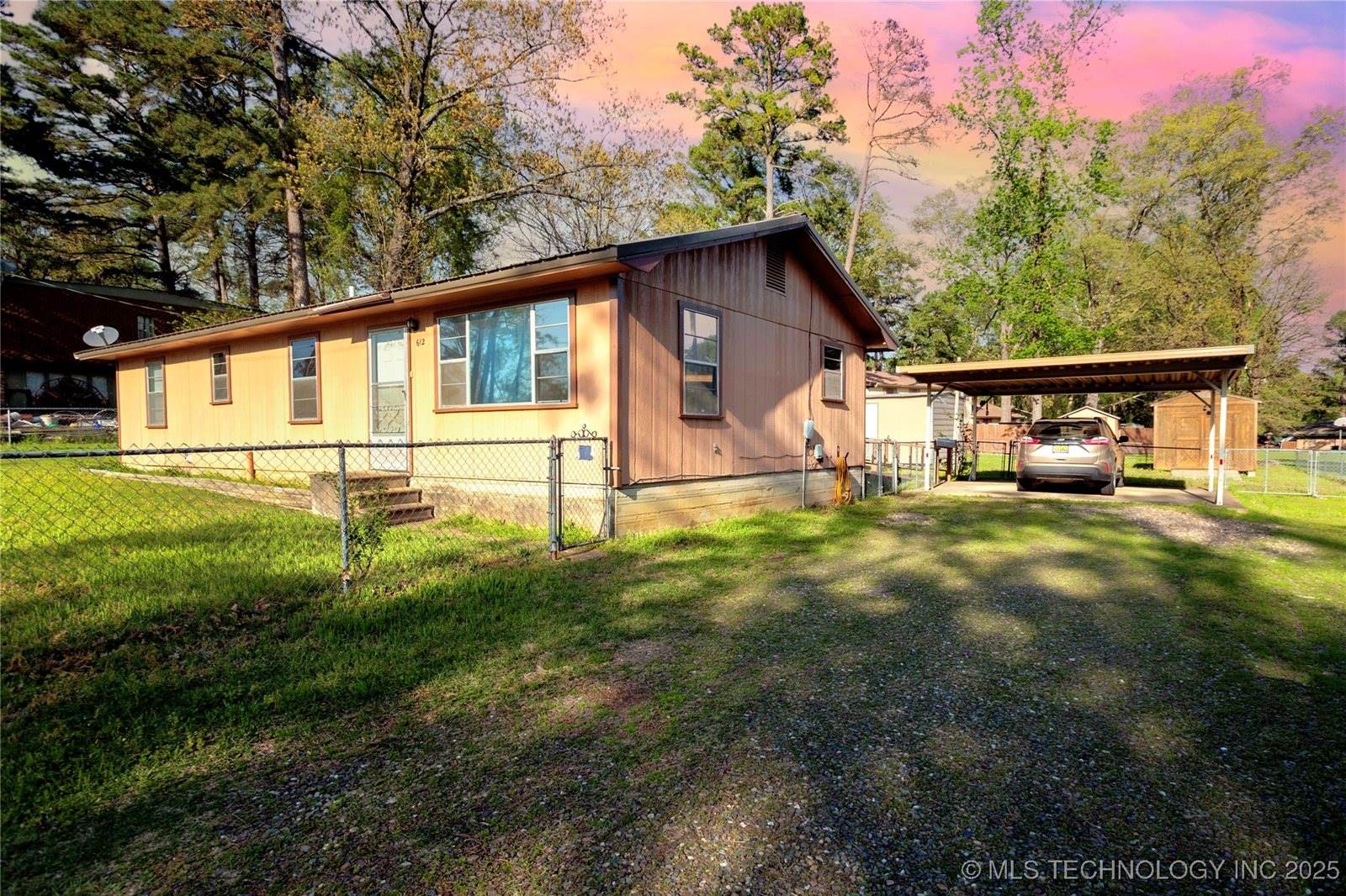 612 West Circle Drive, Broken Bow, OK 74728
