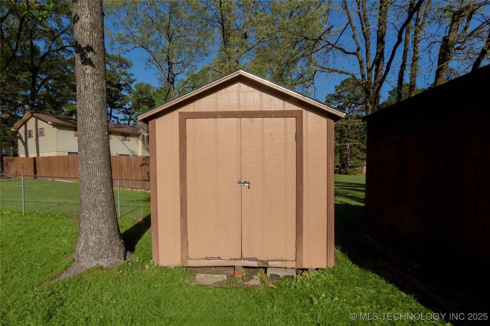 612 West Circle Drive, Broken Bow, OK 74728