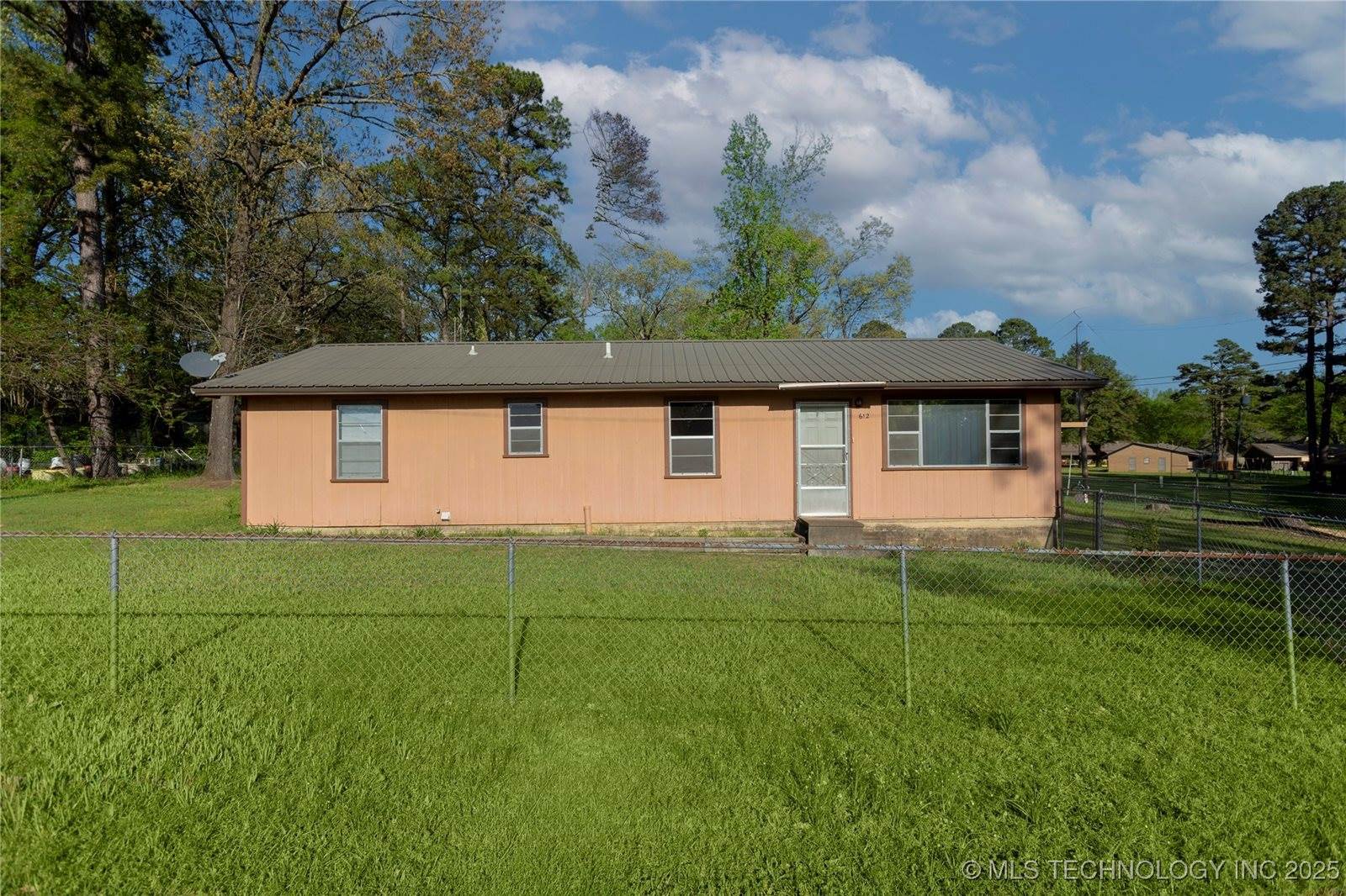 612 West Circle Drive, Broken Bow, OK 74728