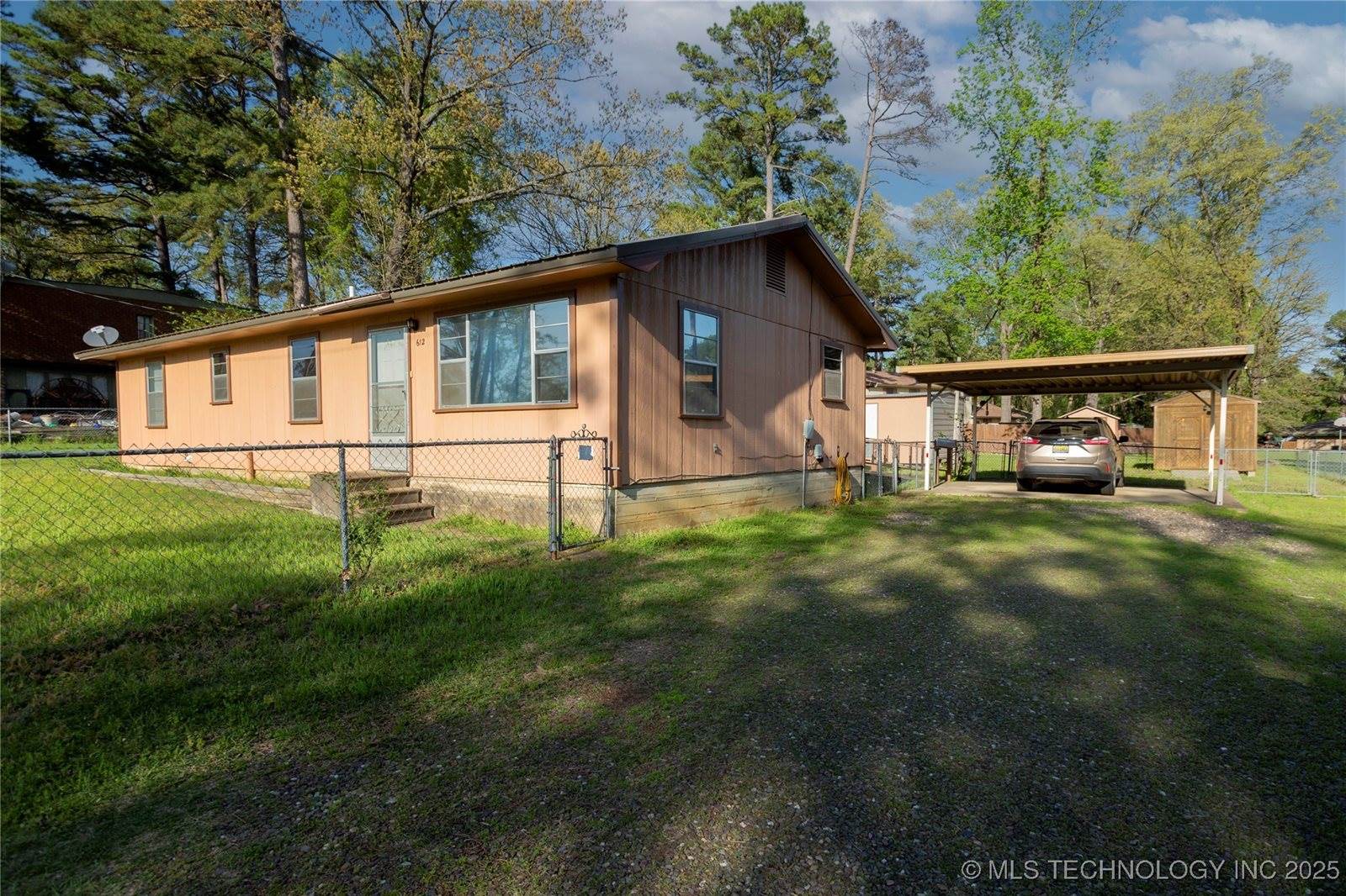 612 West Circle Drive, Broken Bow, OK 74728