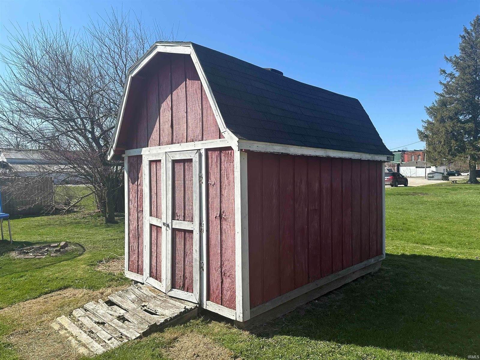 209 S Sycamore Street, Gaston, IN 47342