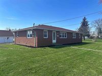 209 S Sycamore Street, Gaston, IN 47342