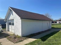 209 S Sycamore Street, Gaston, IN 47342