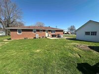 209 S Sycamore Street, Gaston, IN 47342