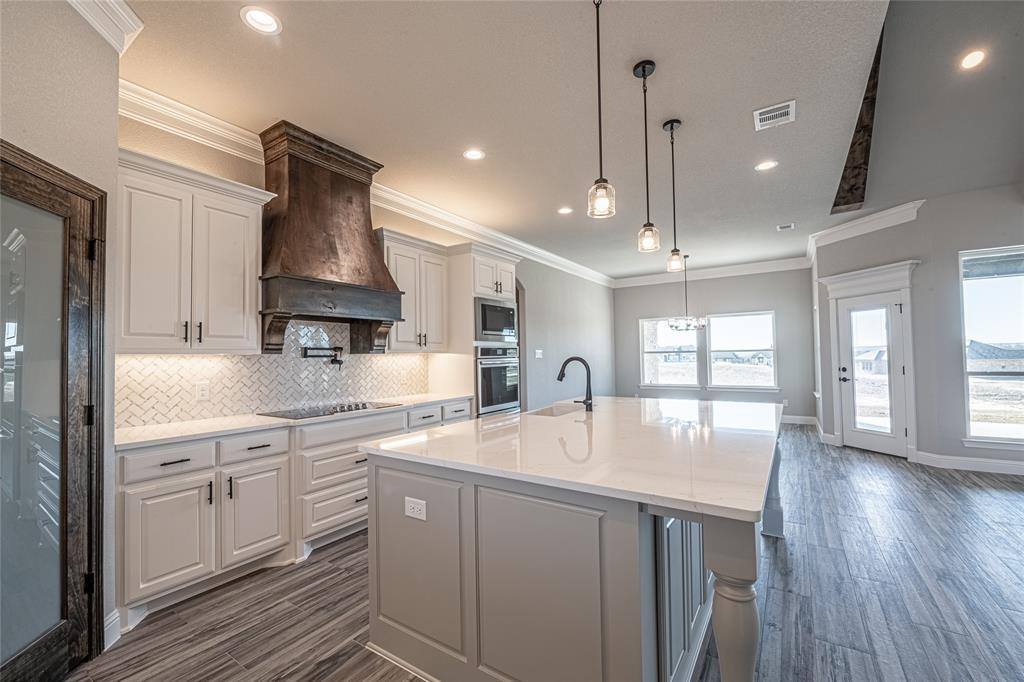 454 Collum View, Azle, TX 76020