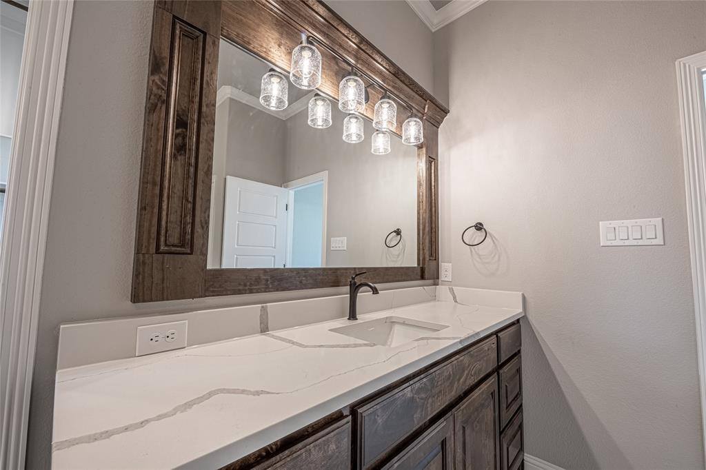 454 Collum View, Azle, TX 76020