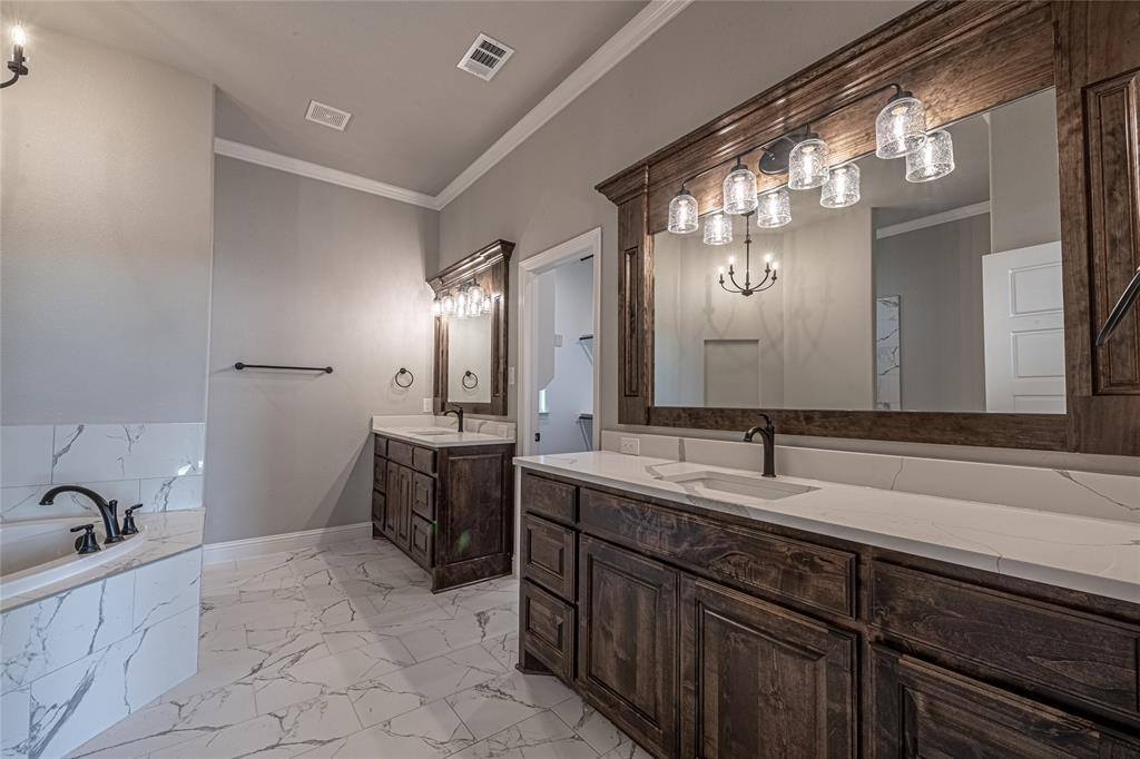 454 Collum View, Azle, TX 76020