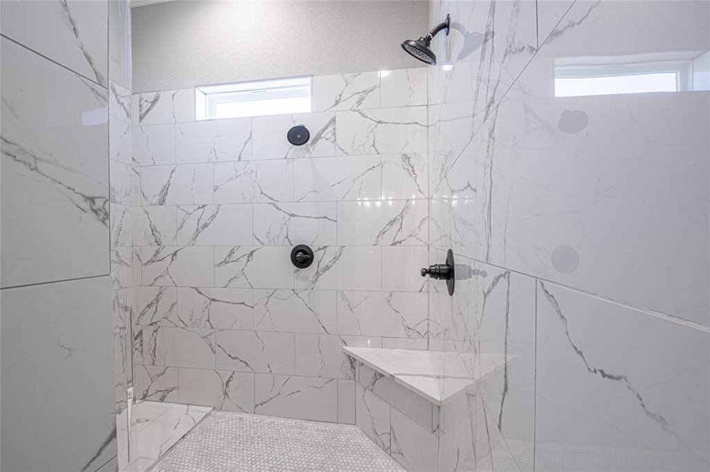 454 Collum View, Azle, TX 76020