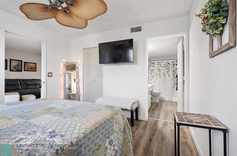 2228 N Cypress Bend Dr 304, Pompano Beach, FL 33069