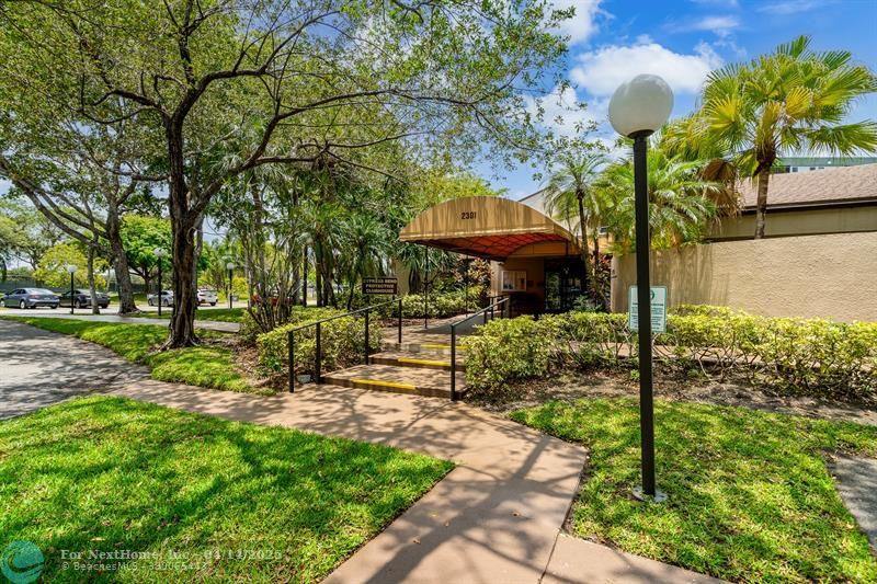 2228 N Cypress Bend Dr 304, Pompano Beach, FL 33069