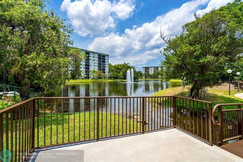 2228 N Cypress Bend Dr 304, Pompano Beach, FL 33069