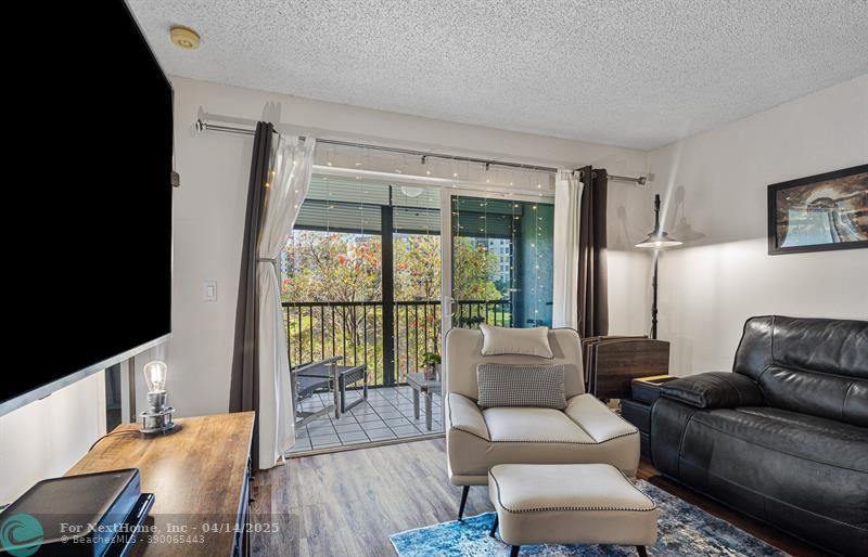 2228 N Cypress Bend Dr 304, Pompano Beach, FL 33069