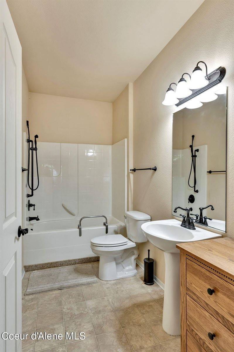 6630 North Spurwing Loop, Coeur d'Alene, ID 83815