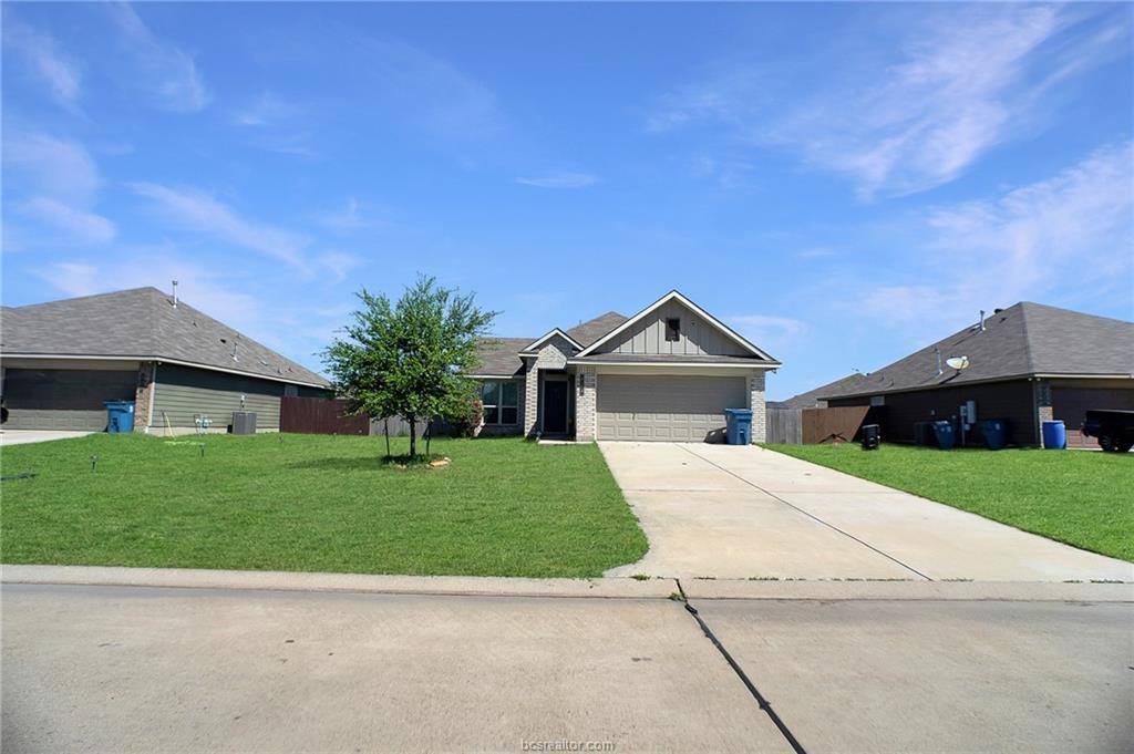 824 Mockingbird Street, Navasota, TX 77868