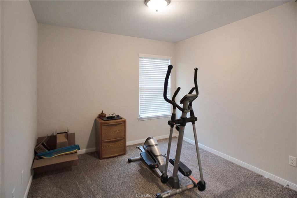 824 Mockingbird Street, Navasota, TX 77868