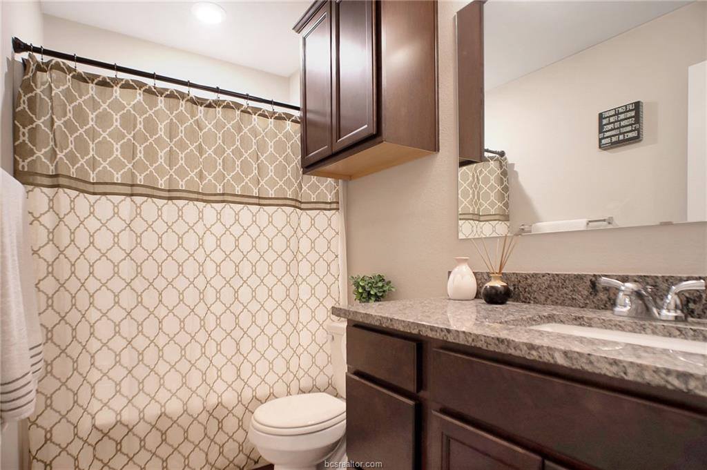 824 Mockingbird Street, Navasota, TX 77868