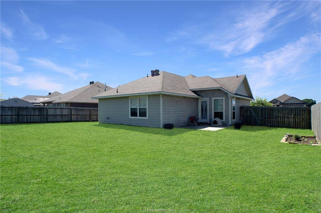 824 Mockingbird Street, Navasota, TX 77868