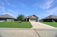 824 Mockingbird Street, Navasota, TX 77868