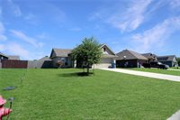 824 Mockingbird Street, Navasota, TX 77868