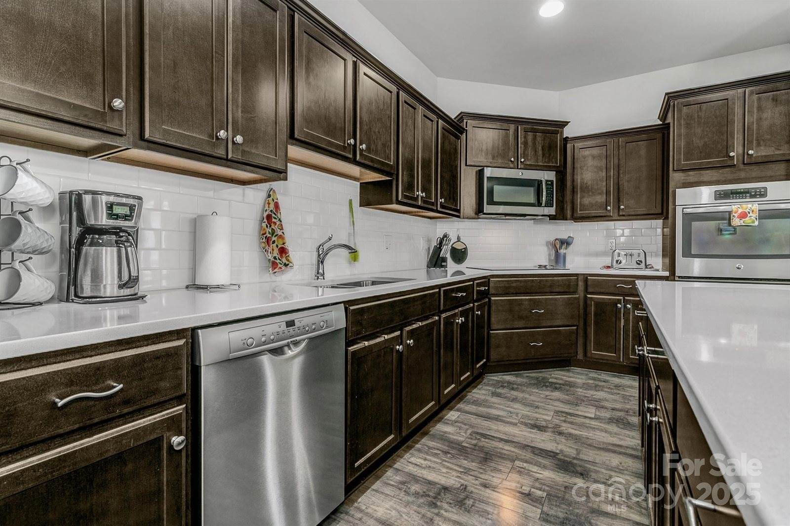 21 Willie Lane, Weaverville, NC 28787