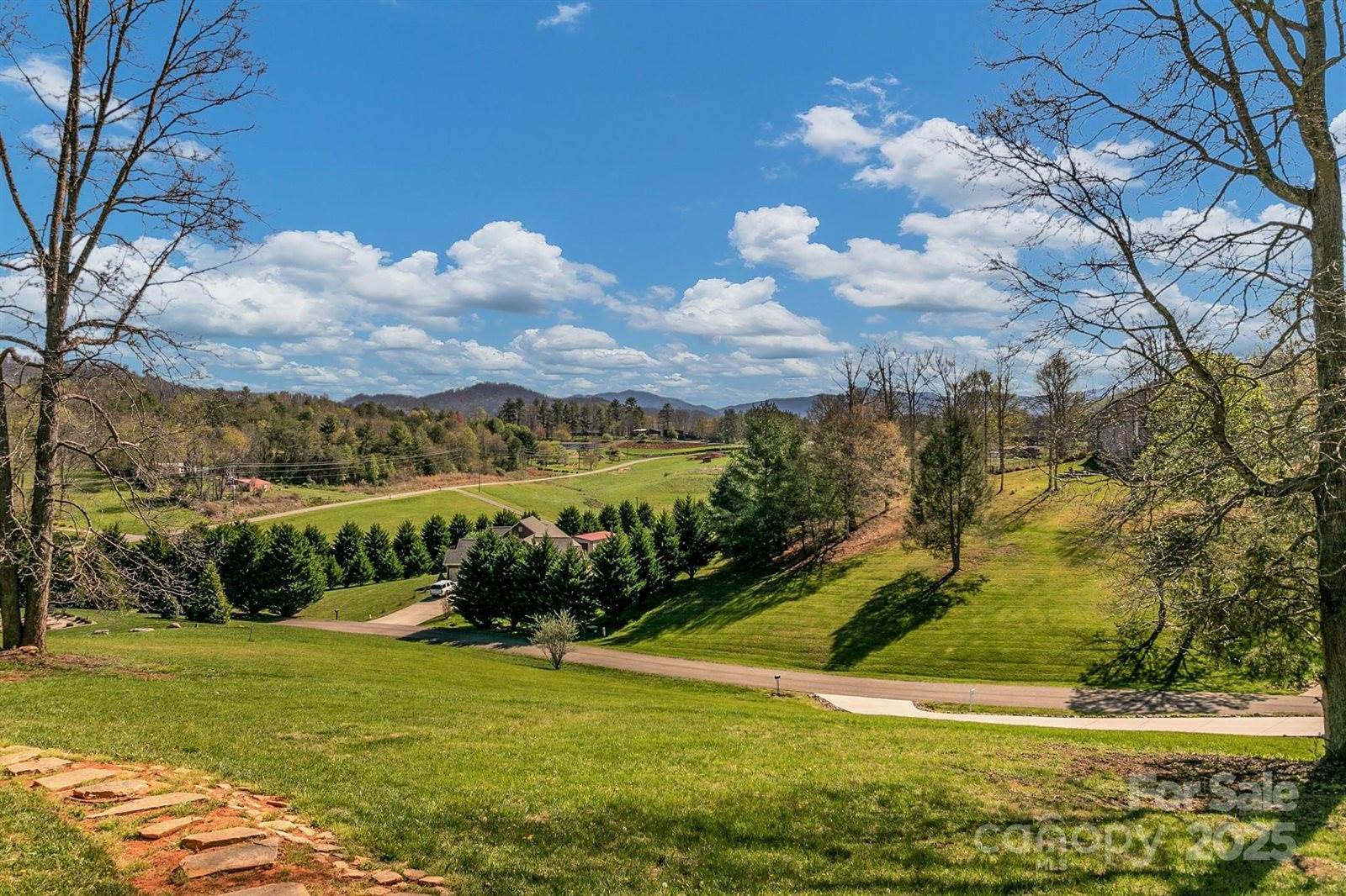 21 Willie Lane, Weaverville, NC 28787