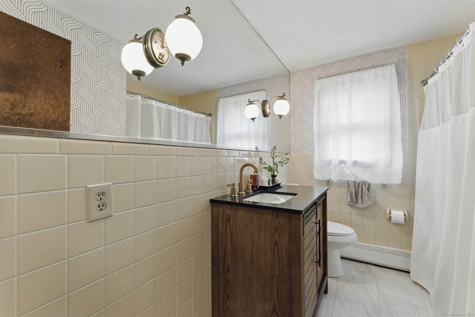 65 West, Windsor Locks, CT 06096