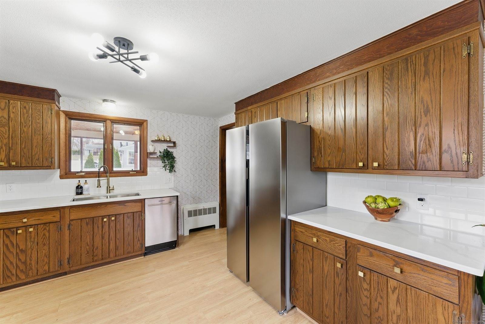 65 West, Windsor Locks, CT 06096