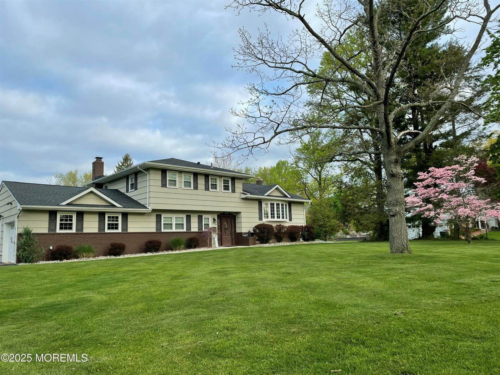 89 Leedsville Drive, Lincroft, NJ 07738