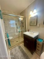 89 Leedsville Drive, Lincroft, NJ 07738