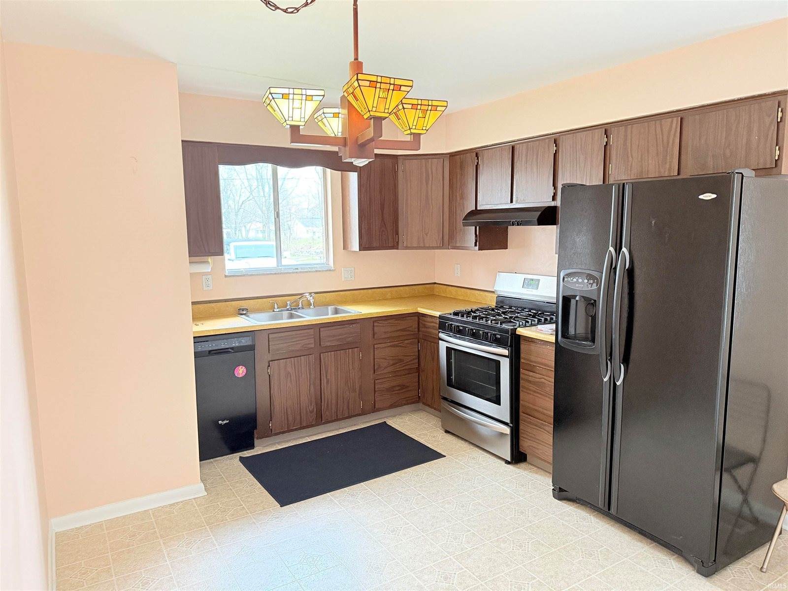 1818 S Nebraska Street, Marion, IN 46953