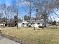 1812 S Cedar Avenue, Marshfield, WI 54449