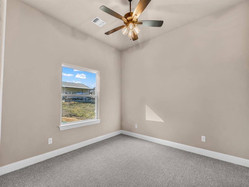 604 Gatlin Pass, Azle, TX 76020