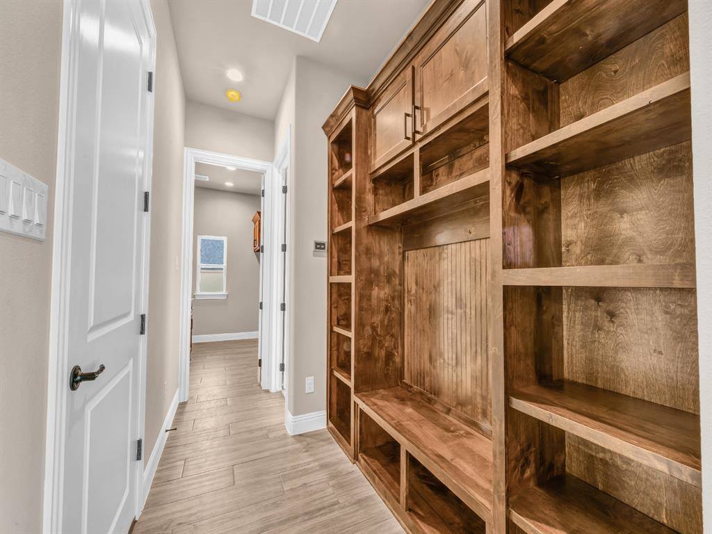 604 Gatlin Pass, Azle, TX 76020