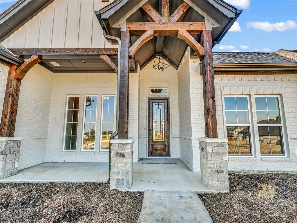 604 Gatlin Pass, Azle, TX 76020