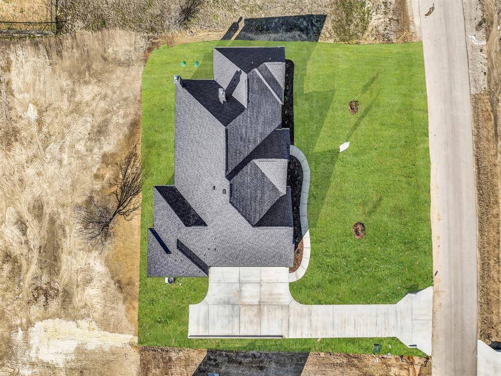 604 Gatlin Pass, Azle, TX 76020