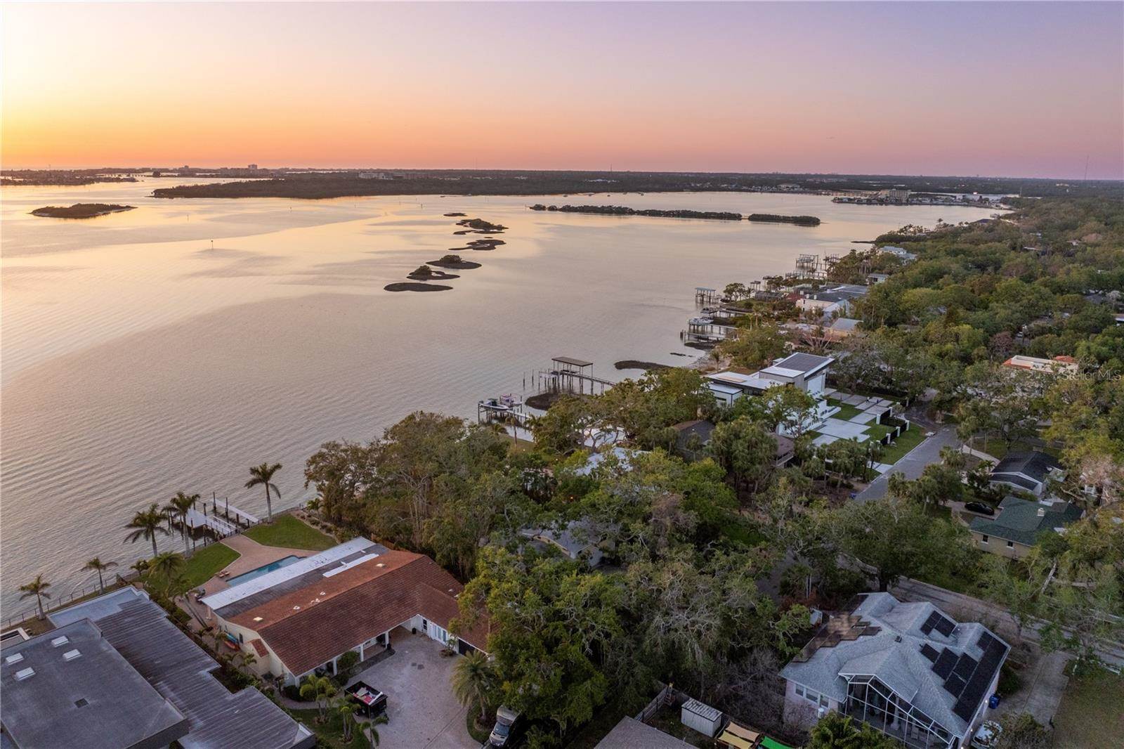 2458 Keystone Court North, Saint Petersburg, FL 33710