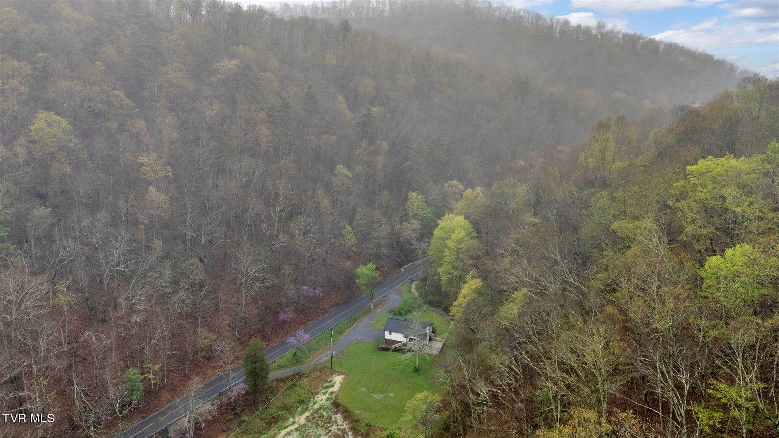 974 Big Hollow Road, Blountville, TN 37617