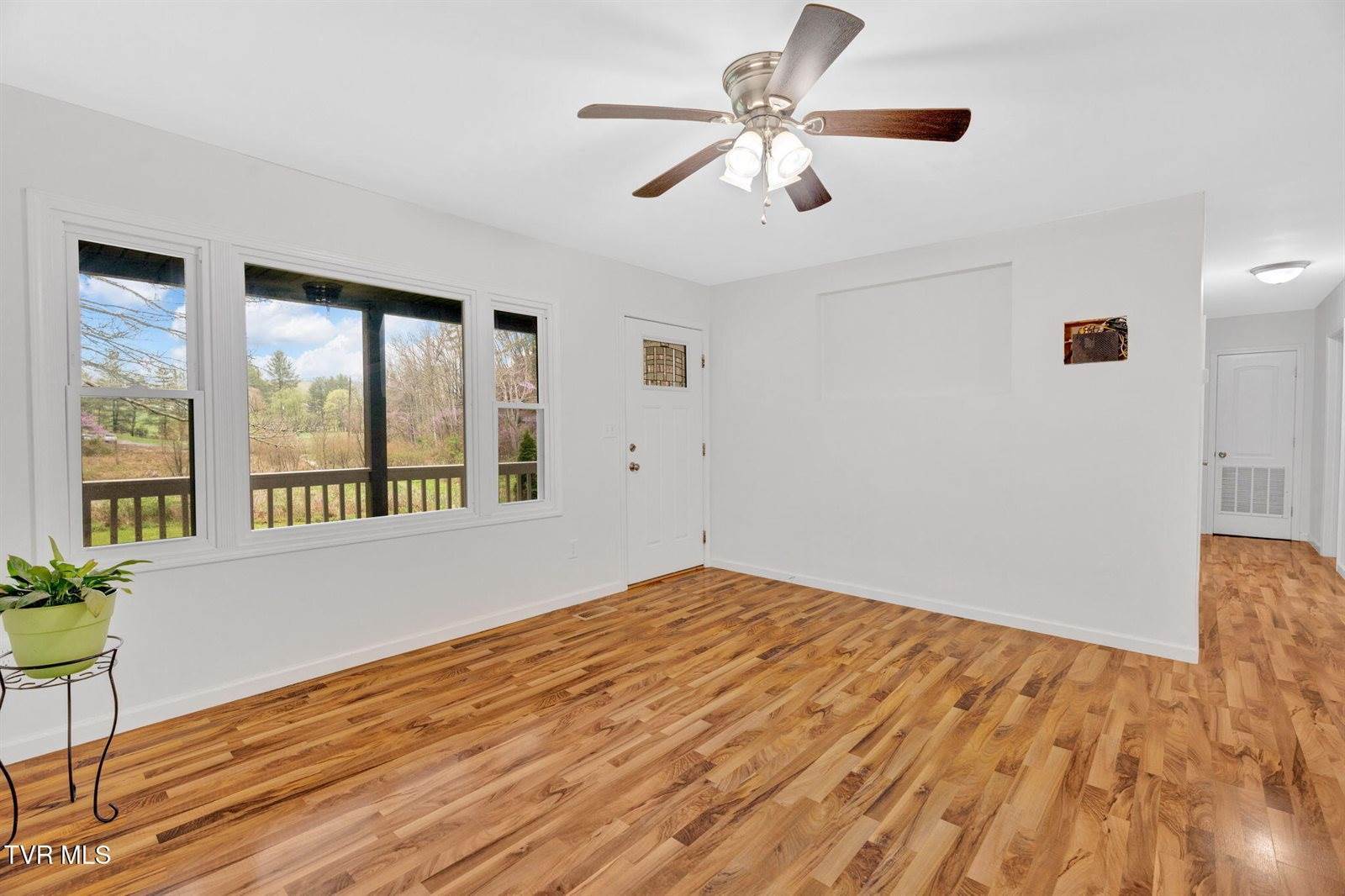 974 Big Hollow Road, Blountville, TN 37617